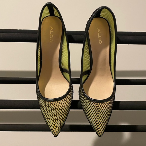 ALDO Neon stiletto with fishnet overlay - Picture 4 of 6
